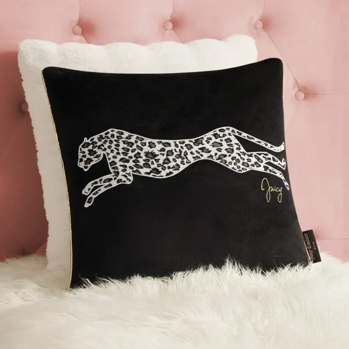 Aksamitna poduszka kwadratowa z motywem geparda Aksamitna poduszka kwadratowa z motywem geparda