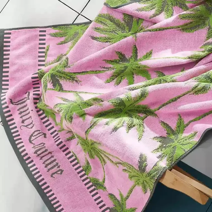 Bawełniany ręcznik plażowy z motywem palm Bawełniany ręcznik plażowy z motywem palm