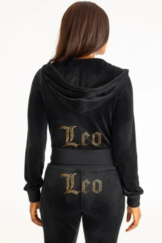 bluza z kapturem z weluru leo z moliwoci personalizacji big bling 1 330x495 - Bluza z kapturem z weluru Leo z możliwością personalizacji Big Bling