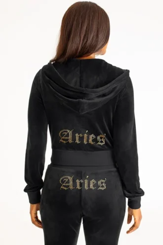 Bluza z kapturem z weluru z możliwością personalizacji dla Baranów z kolekcją Big Bling Bluza z kapturem z weluru z możliwością personalizacji dla Baranów z kolekcją Big Bling