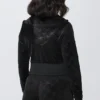 Bluza z kapturem z wytłoczonym welurem Bluza z kapturem z wytłoczonym welurem