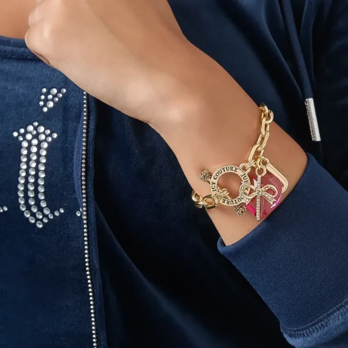 Bransoletka z kamieniem w kształcie serca i zawieszką „J” Bransoletka z kamieniem w kształcie serca i zawieszką „J”