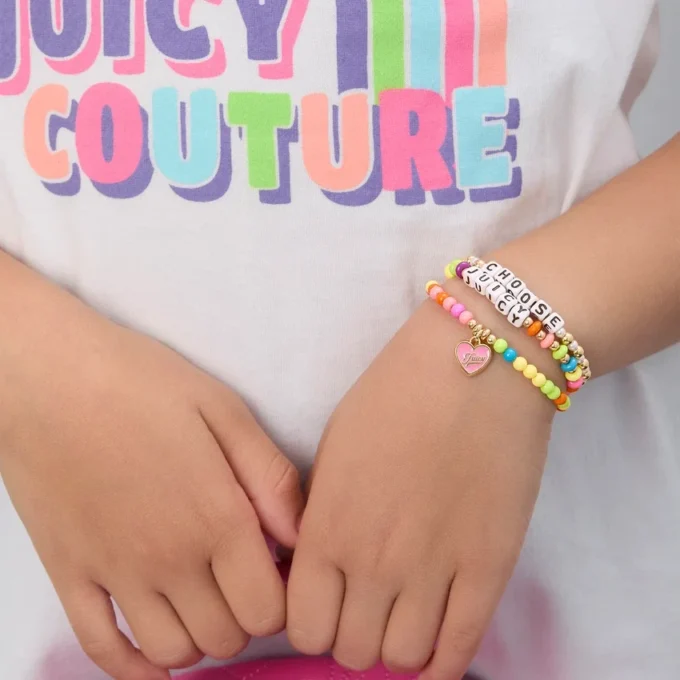 Dzieci wybierają zestaw 3 elastycznych bransoletek z koralikami i zawieszką w kształcie serca Juicy Dzieci wybierają zestaw 3 elastycznych bransoletek z koralikami i zawieszką w kształcie serca Juicy
