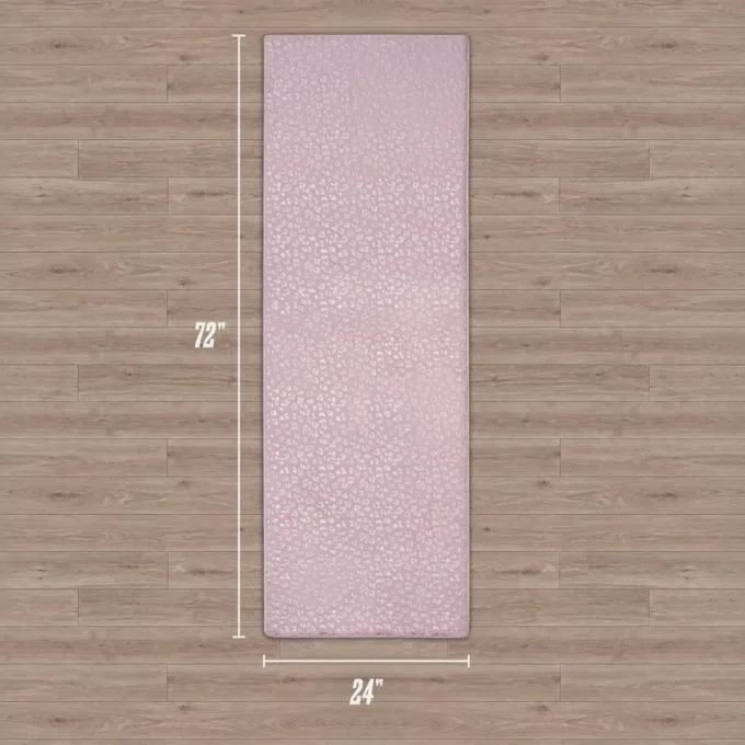 Metaliczny pluszowy dywanik w panterkę, 2′ x 6′