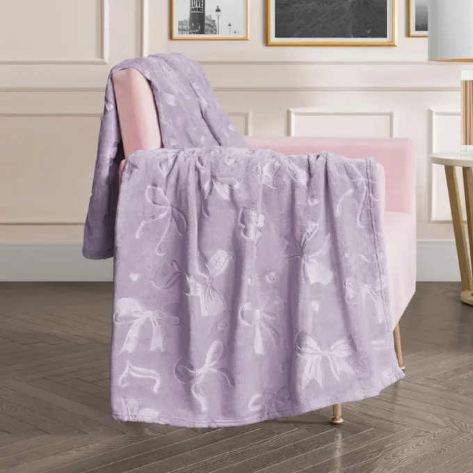 Wytłoczony pluszowy koc w rozmiarze oversize Wytłoczony pluszowy koc w rozmiarze oversize