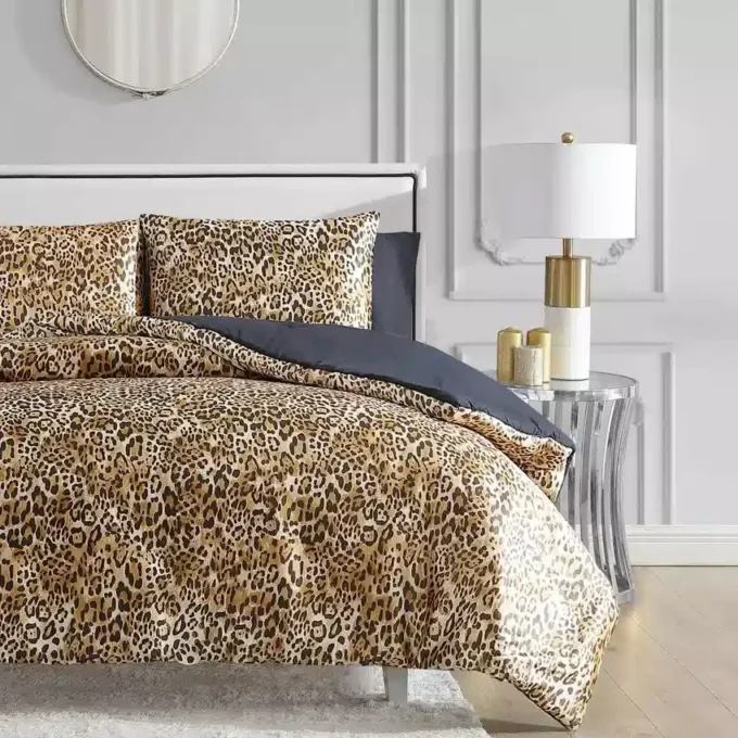 Zestaw dwustronnej kołdry Monica Leopard Satin Zestaw dwustronnej kołdry Monica Leopard Satin