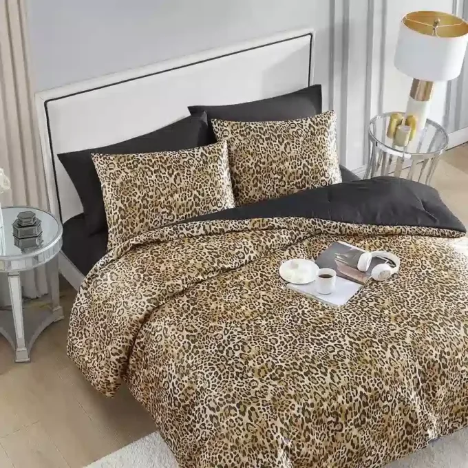Zestaw dwustronnej kołdry Monica Leopard Satin Zestaw dwustronnej kołdry Monica Leopard Satin